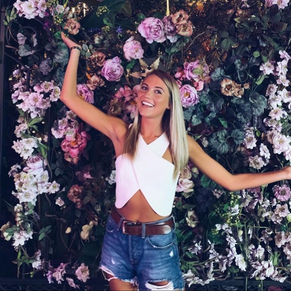 Meet your Posher, Laura - Picture 1 of 1